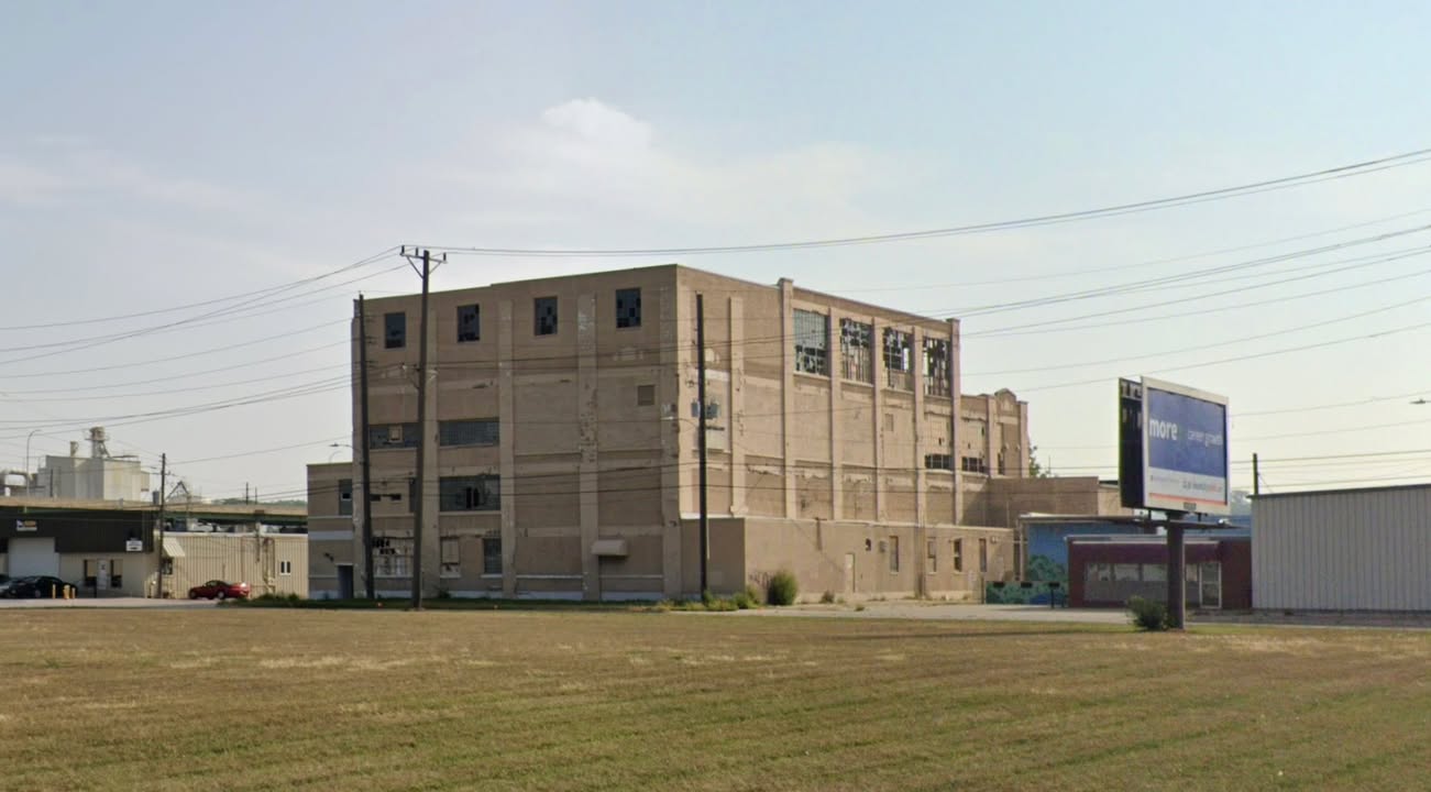 Sioux City Fire is working a fire in an abandon building nea...