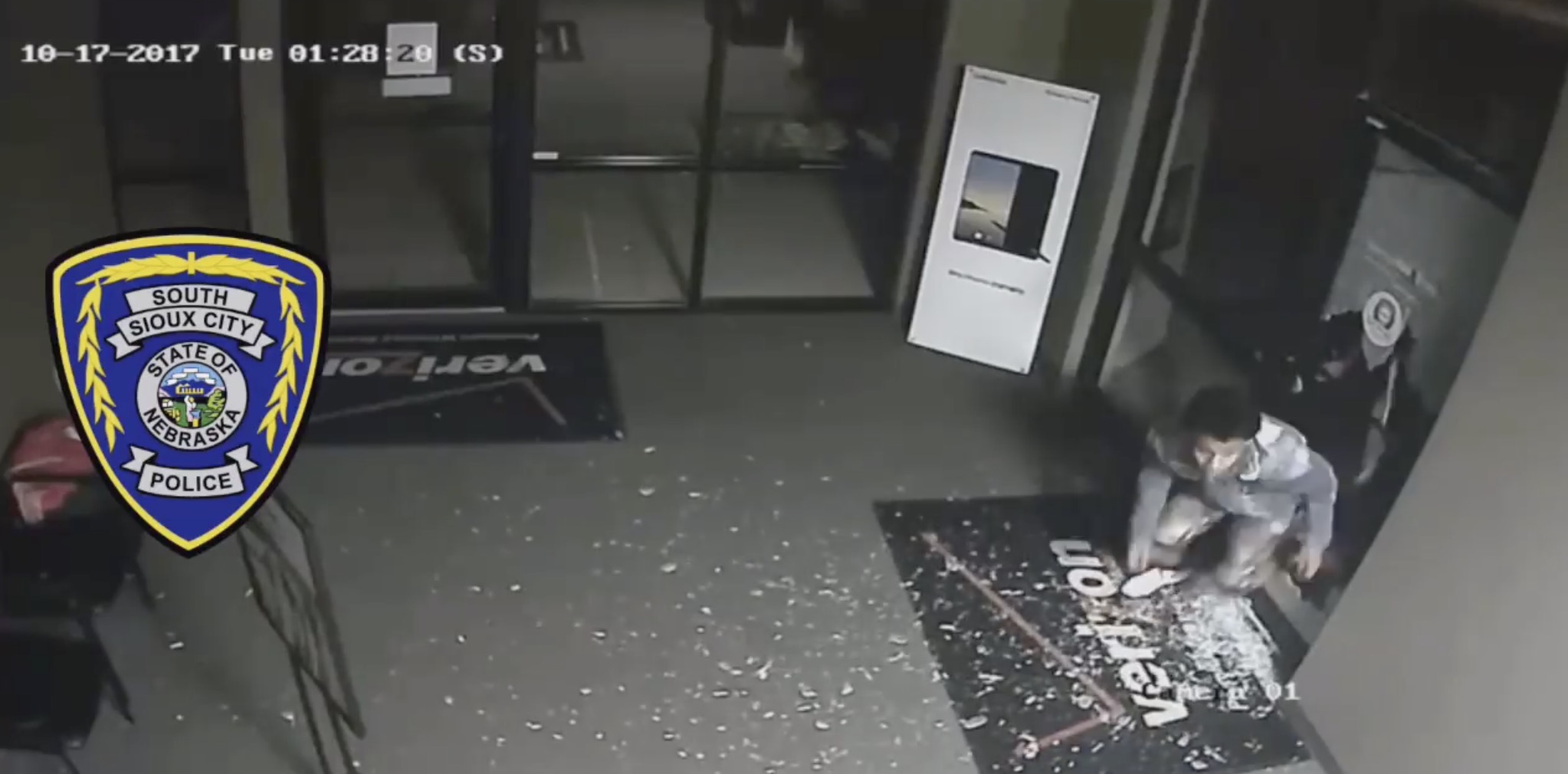 South Sioux Verizon store burglarized police searching for 4 individuals