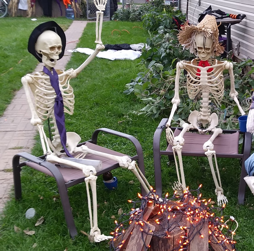 Stolen Holloween decorations from Riverside in Sioux City