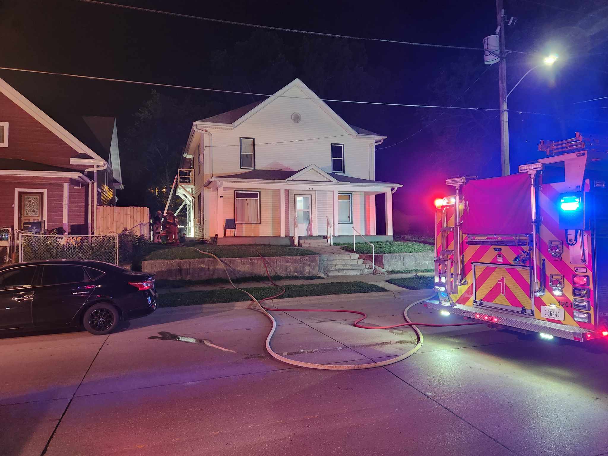 Apartment fire in Sioux City on West 4th noticed after officer smelled smoke in area