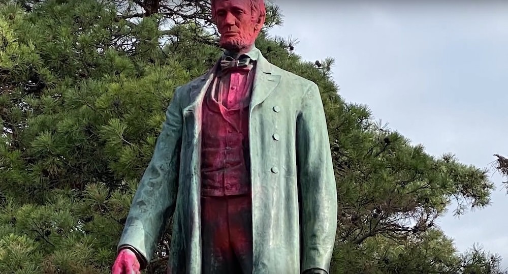 Lincoln Statue vandalized in Grandview Park in Sioux City - Cash Reward