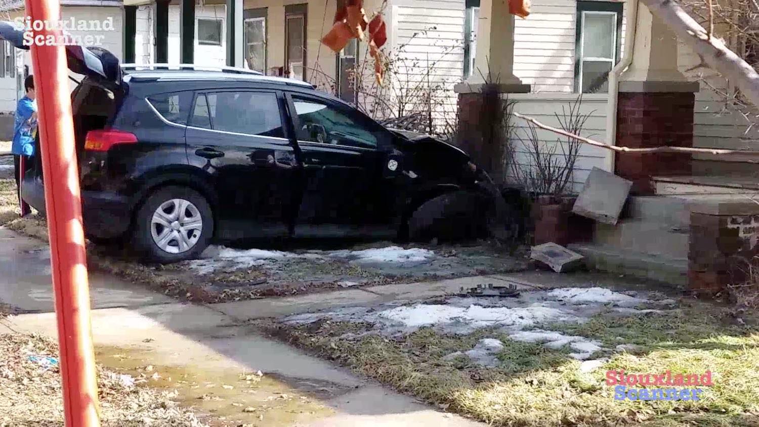 SUV Crashes into home on Villa Monday Afternoon